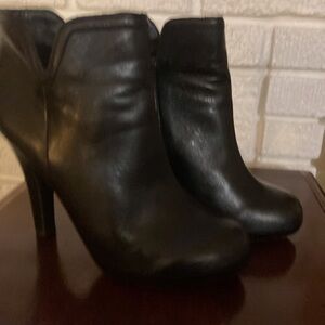 Gianni Bini Black Leather Ankle Boots